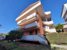 Foto Appartamento in vendita a Alba Adriatica - 5 locali 118mq