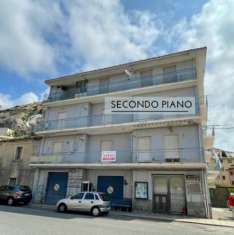 Foto Appartamento in vendita a Amantea - 7 locali 170mq