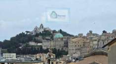 Foto Appartamento in vendita a Ancona - 6 locali 137mq