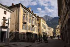 Foto Appartamento in vendita a Aosta - 7 locali 193mq