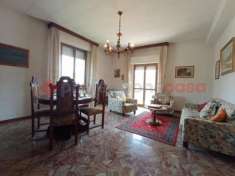 Foto Appartamento in vendita a Arezzo - 6 locali 150mq