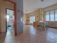 Foto Appartamento in vendita a Arona - 3 locali 85mq