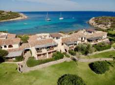 Foto Appartamento in vendita a Arzachena