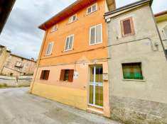 Foto Appartamento in vendita a Assisi