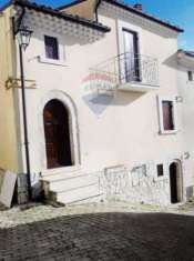 Foto Appartamento in vendita a Ateleta - 8 locali 220mq