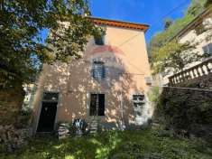 Foto Appartamento in vendita a Bagni Di Lucca