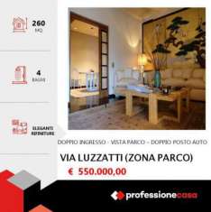 Foto Appartamento in vendita a Bari - 263mq