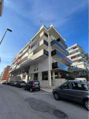 Foto Appartamento in vendita a Bari
