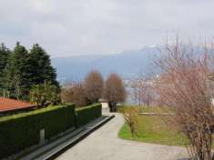 Foto Appartamento in vendita a Bosisio Parini - 11 locali 233mq