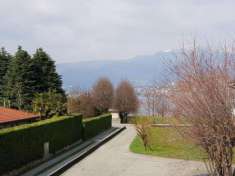 Foto Appartamento in vendita a Bosisio Parini - 20 locali 384mq