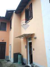 Foto Appartamento in vendita a Cadrezzate con Osmate