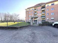 Foto Appartamento in vendita a Cairate - 3 locali 75mq