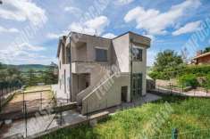 Foto Appartamento in vendita a Campagnano Di Roma