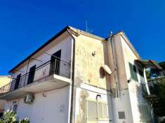 Foto Appartamento in vendita a Campo Nell'Elba - 7 locali 95mq