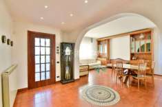 Foto Appartamento in vendita a Capiago Intimiano