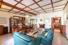 Foto Appartamento in vendita a Capiago Intimiano