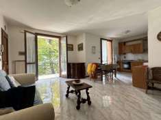 Foto Appartamento in vendita a Carpineti