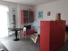 Foto Appartamento in Vendita a Carrara Via Farini,