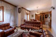 Foto Appartamento in vendita a Casola In Lunigiana - 4 locali 130mq