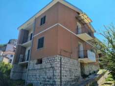 Foto Appartamento in vendita a Castelfranci - 4 locali 80mq