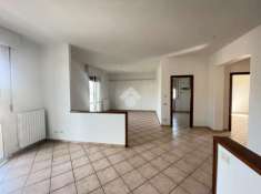 Foto Appartamento in vendita a Castelnovo Di Sotto