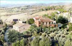 Foto Appartamento in vendita a Castelnuovo Berardenga - 4 locali 120mq