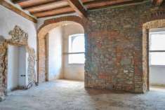 Foto Appartamento in vendita a Castelnuovo Di Garfagnana - 6 locali 150mq