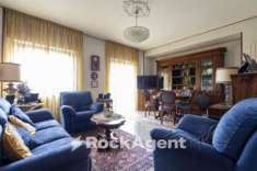 Foto Appartamento in vendita a Catanzaro - 5 locali 121mq