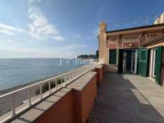 Foto Appartamento in vendita a Celle Ligure