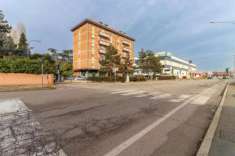 Foto Appartamento in vendita a Cento - 5 locali 150mq