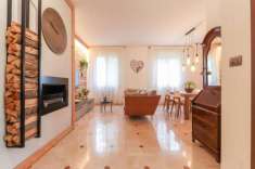 Foto Appartamento in vendita a Cento - 6 locali 119mq