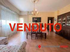 Foto Appartamento in vendita a Cesano Boscone - 3 locali 82mq