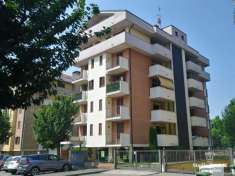 Foto Appartamento in Vendita a Cesano Maderno Via Rossini