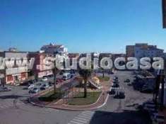 Foto Appartamento in vendita a Ciro' Marina - 6 locali 200mq