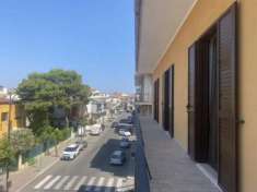 Foto Appartamento in vendita a Ciro' Marina - 7 locali 175mq