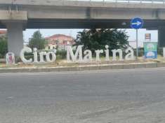 Foto Appartamento in vendita a Ciro' Marina