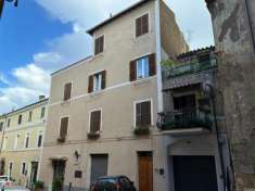 Foto Appartamento in vendita a Civita Castellana - 5 locali 90mq