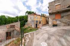 Foto Appartamento in vendita a Civitaquana