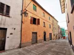 Foto Appartamento in vendita a Civitella In Val Di Chiana - 6 locali 184mq