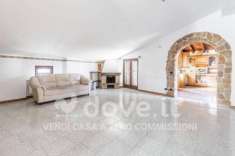 Foto Appartamento in vendita a Cocquio Trevisago - 4 locali 120mq