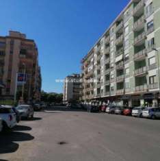 Foto Appartamento in vendita a Crotone - 5 locali 150mq