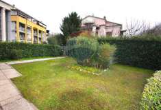 Foto Appartamento in vendita a Desenzano Del Garda