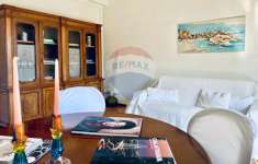 Foto Appartamento in vendita a Desenzano Del Garda
