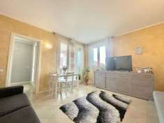 Foto Appartamento in vendita a Desenzano Del Garda