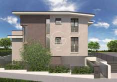 Foto Appartamento in Vendita a Desenzano del Garda
