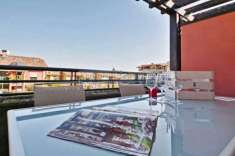 Foto Appartamento in Vendita a Desenzano del Garda