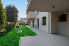 Foto Appartamento in vendita a Desenzano Del Garda