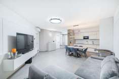 Foto Appartamento in vendita a Desenzano Del Garda