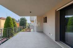 Foto Appartamento in vendita a Desenzano Del Garda