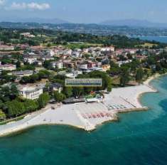 Foto Appartamento in Vendita a Desenzano del Garda Desenzano del Garda